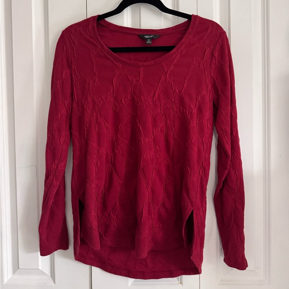 Simply Vera Vera Wang Textured Red Long Sleeve Top